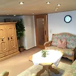 Haus Schneider 아파트 *